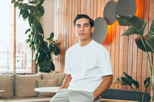 Oscar G headshot